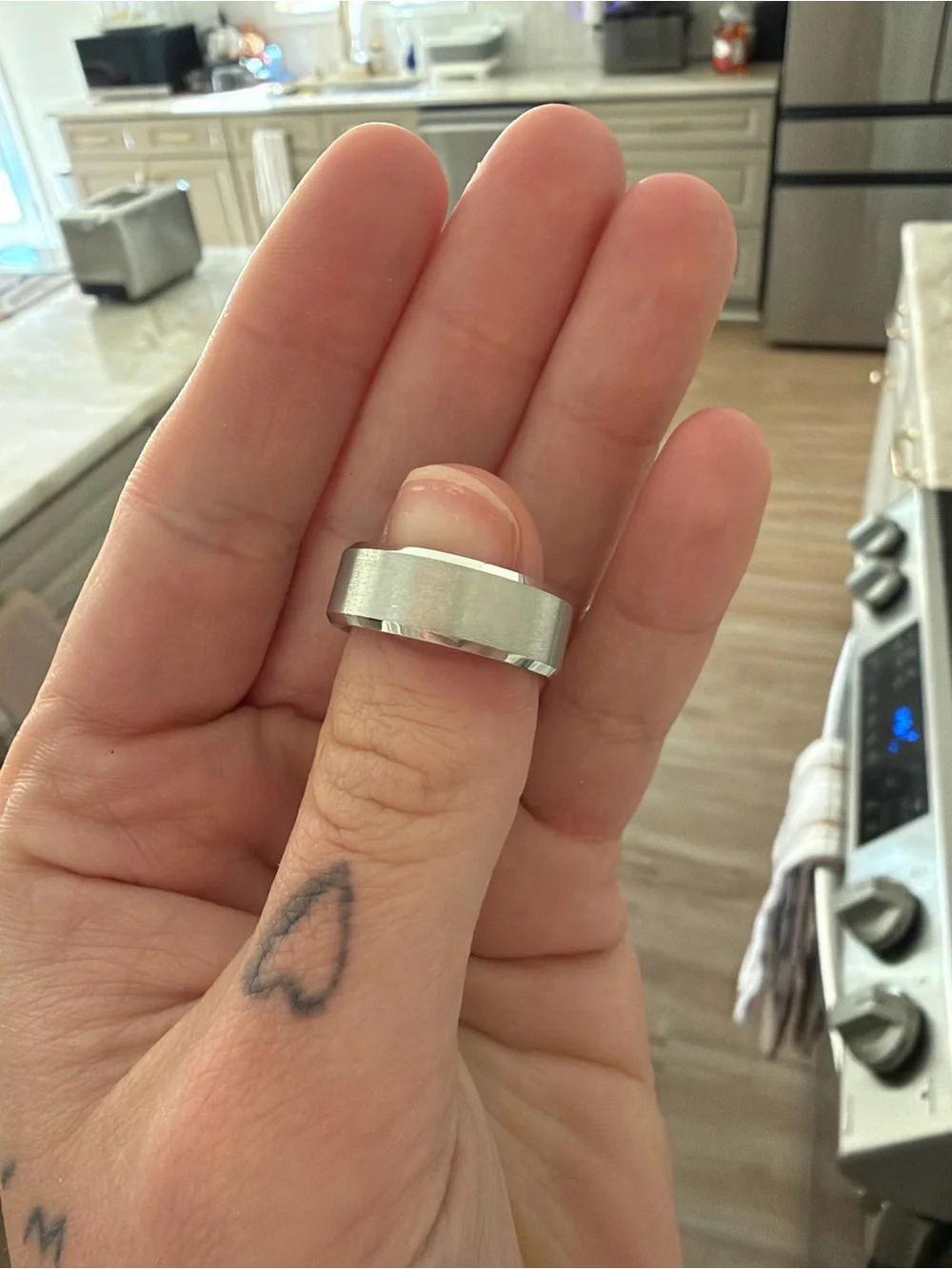 Beveled 8mm Ring - Black (Platinum Tantalum)
